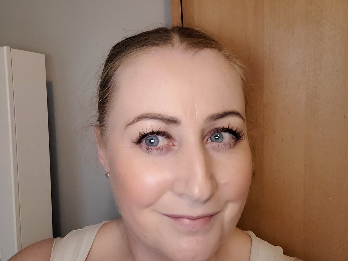mams_ie's tweet photo. I just β€οΈ when people ask me where I got my lashes and I say 'I grew them myself' ......
(with a little help from @iglowofficial serum!!)
It works wonders!! π€© See https://t.co/4DV6wU6Fms
#iglow #lashserum #sp #lashes #reallashes #sp #babybloggers #louthchat #sponcon https://t.co/k6gfZmN0HP