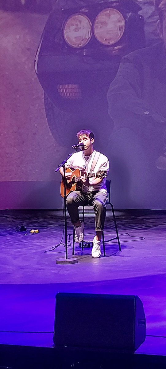 Y seguimos en el #Superacústico de <a href="/canalfiesta/">Canal Fiesta Radio</a> con <a href="/DePolMusic/">DePol</a> y <a href="/apijimenez/">Api Jiménez</a> <a href="/ertrivi69/">Manuel Triviño</a> y <a href="/dominguezja/">José A. Domínguez</a>