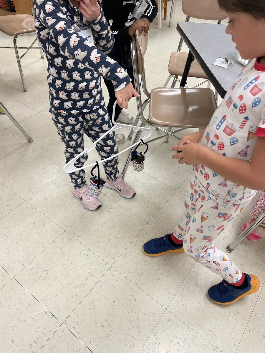 Ks are busy #sorting and #balancing #screentime as part of #DigitalCitizenship <a href="/LacyESLions/">Lacy Elementary</a> <a href="/naomimeredith_/">Naomi Meredith</a> #STEM