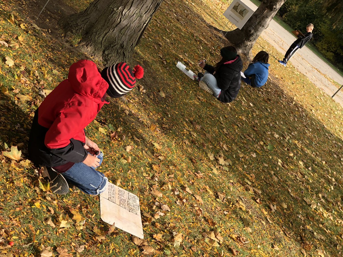 MrKSDyck's tweet photo. Grade 5/6s @PortWellerPS #GeneratingIdeas #Outdoors about what they see, hear, touch, and smell, as well as describing how they feel when in #Nature. #Brainstorm #Adjectives #Senses #Feelings #TakeMeOutside @takemeoutside @ColleenFast1 https://t.co/LpGq9BKOC9
