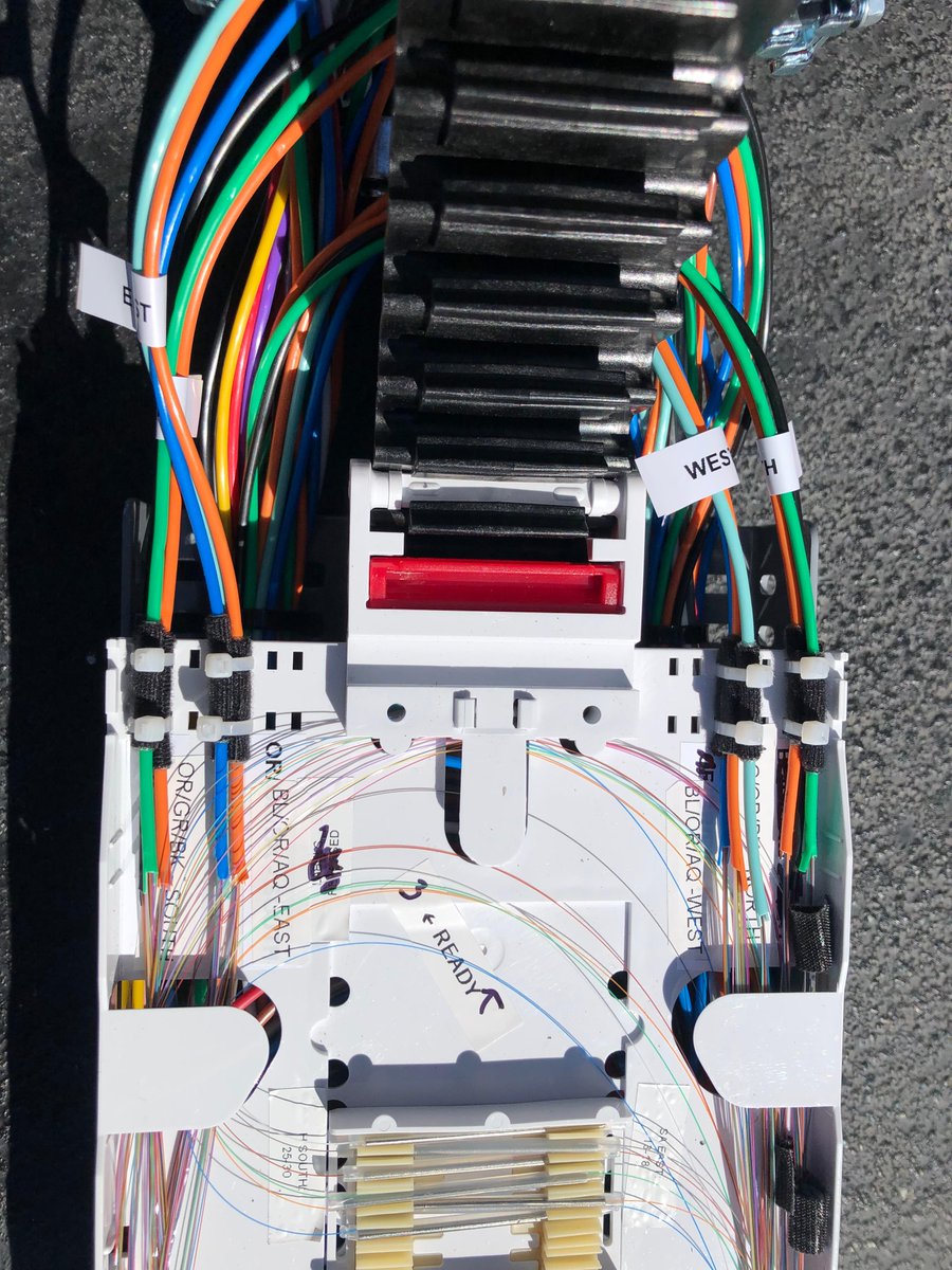 TekifyBroadband's tweet photo. Fiber optic cable splicing is painstaking work, although it certainly looks neat! https://t.co/s5giE5f9xb