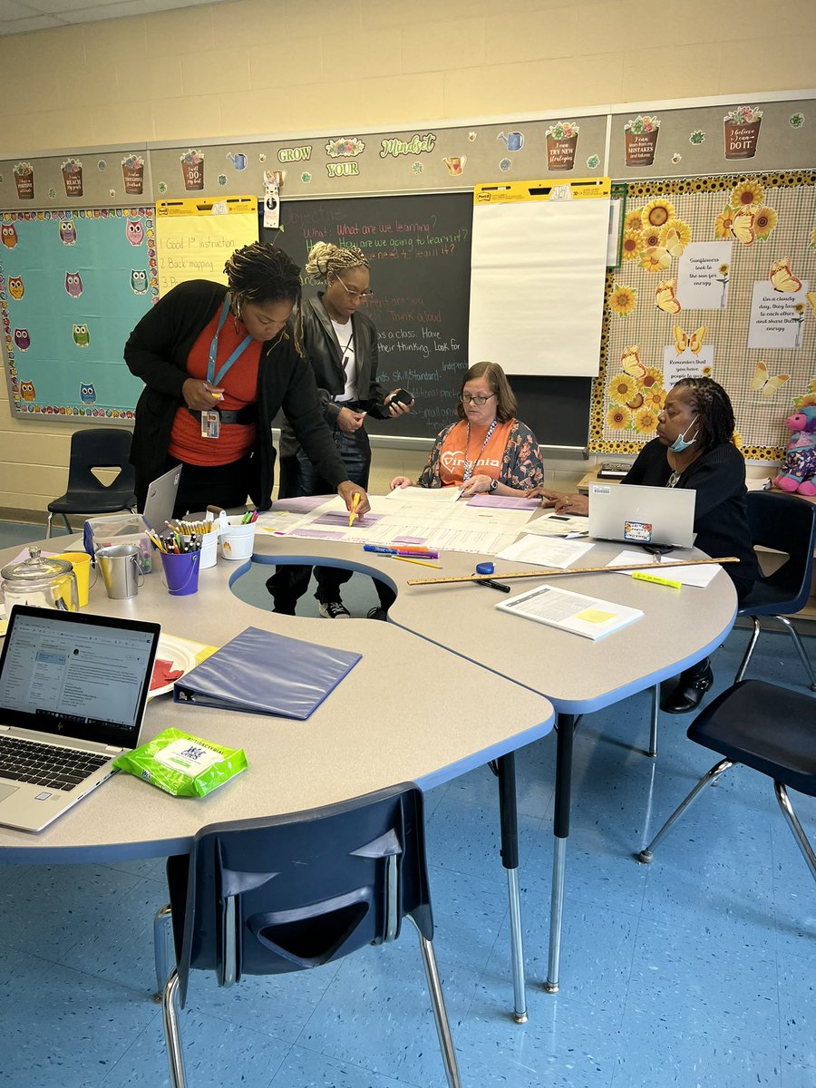 DebraLucado's tweet photo. Kindergartens turn to backwards map! @DogwoodES_Prin @nashaeb https://t.co/rbjML1rPu7