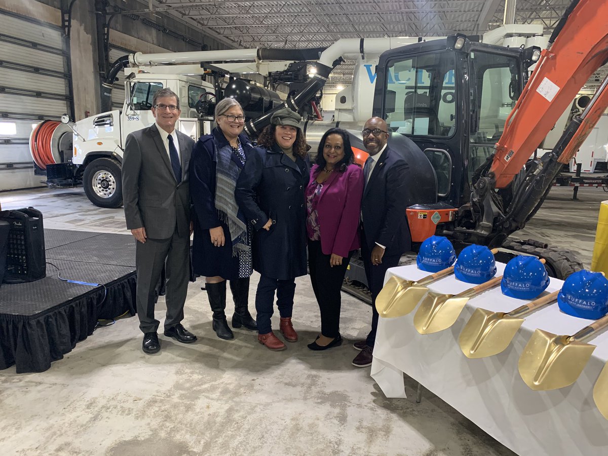 MAC_EFC's tweet photo. Proud to be in Buffalo today representing @GovKathyHochul to break ground on @BuffaloSewer’s state- &amp; fed-funded $55M wastewater infrastructure upgrades w @MayorByronBrown, @radhikafox &amp; Lisa Garcia of @epa &amp; Jim Tierney of @NYSDEC. What better way to recognize #CleanWaterAct50 https://t.co/PyXqGmjKtC