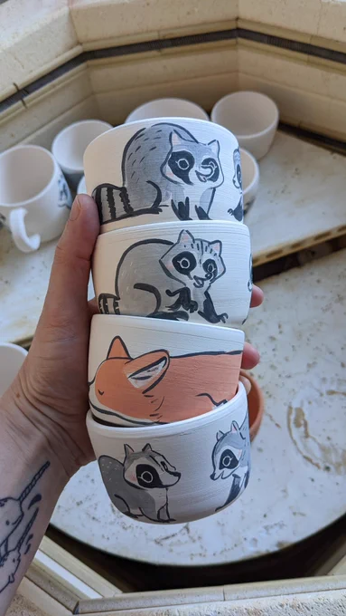 A few pieces that were glazed today, some pre-orders are in there. 