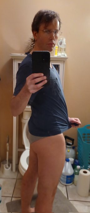 Time spent on squats and weighted glute bridges is time well spent. https://t.co/1PKNOiVuWY