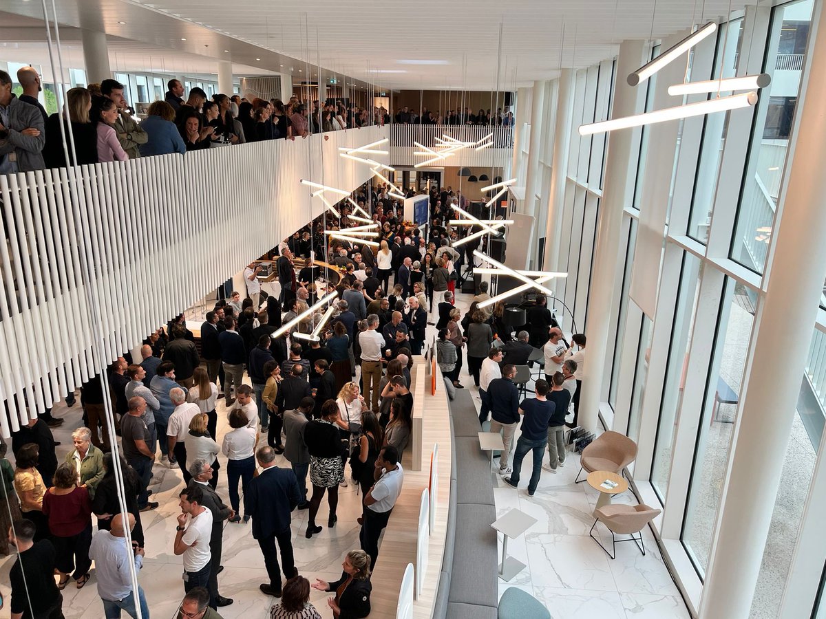 anais_boilly's tweet photo. 🤩 Belle inauguration du campus @OrangeOccitanie de Montpellier en présence de @fabiennedulac @PatriciaGoriaux et @MDelafosse. Un environnement de travail convivial, numérique et responsable qui encourage la coopération et l’agilité collective. https://t.co/jlpDZ299zt