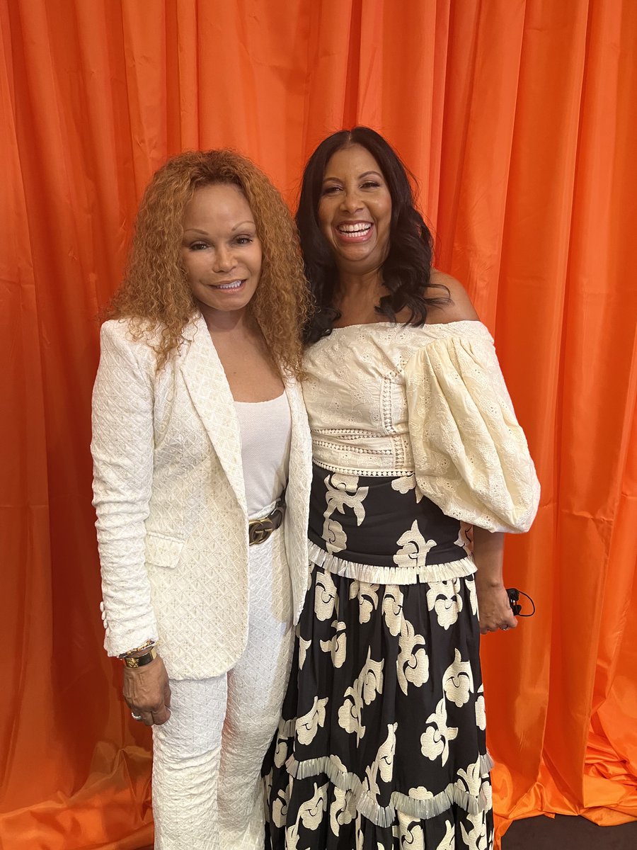 JBryantHowroyd's tweet photo. Looking back to a fun time…Her heart is as warm as her beautiful smile! @ThecookieJ #CookieJohnson https://t.co/ZxtSDL44IL