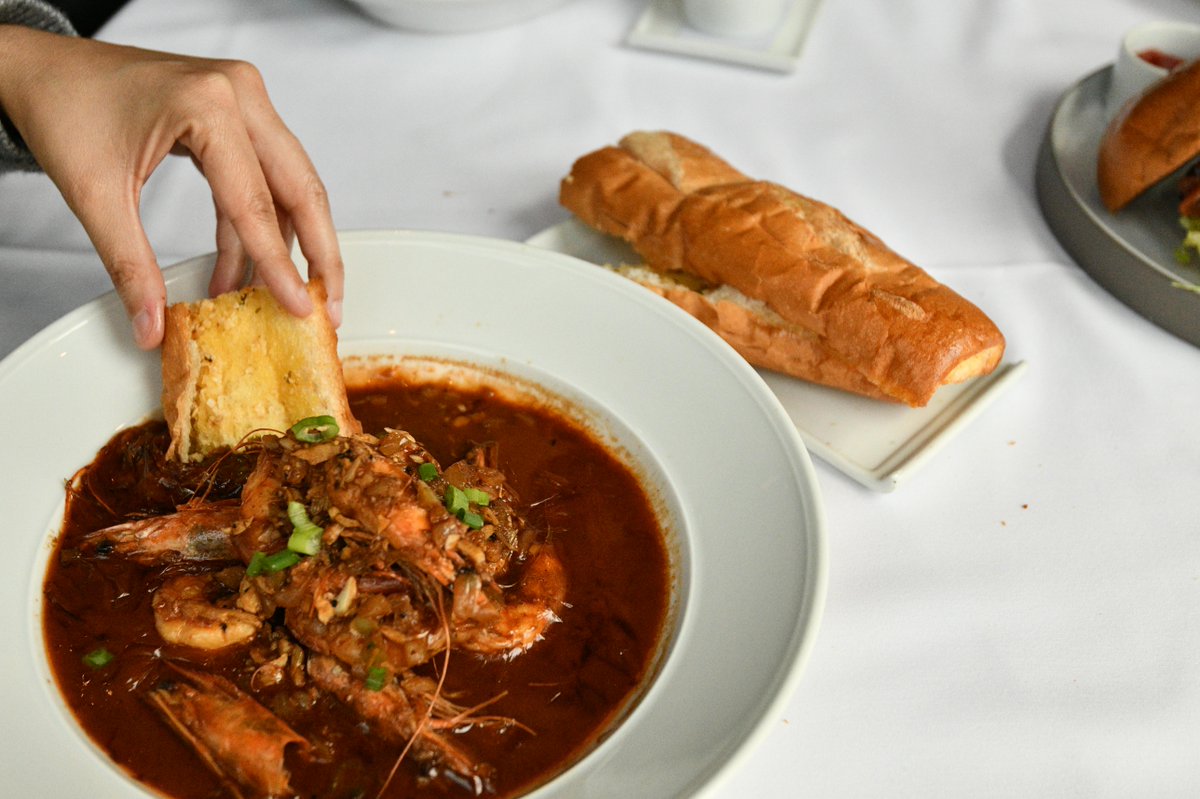 Willie_Gs's tweet photo. Enjoy some southern comfort for dinner tonight. https://t.co/mgWg11my8U