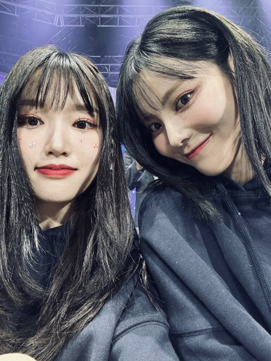jjag_sg's tweet photo. 너히 콘서트장에서 기만한것도 다 봣다, https://t.co/SuqSIxoUPb