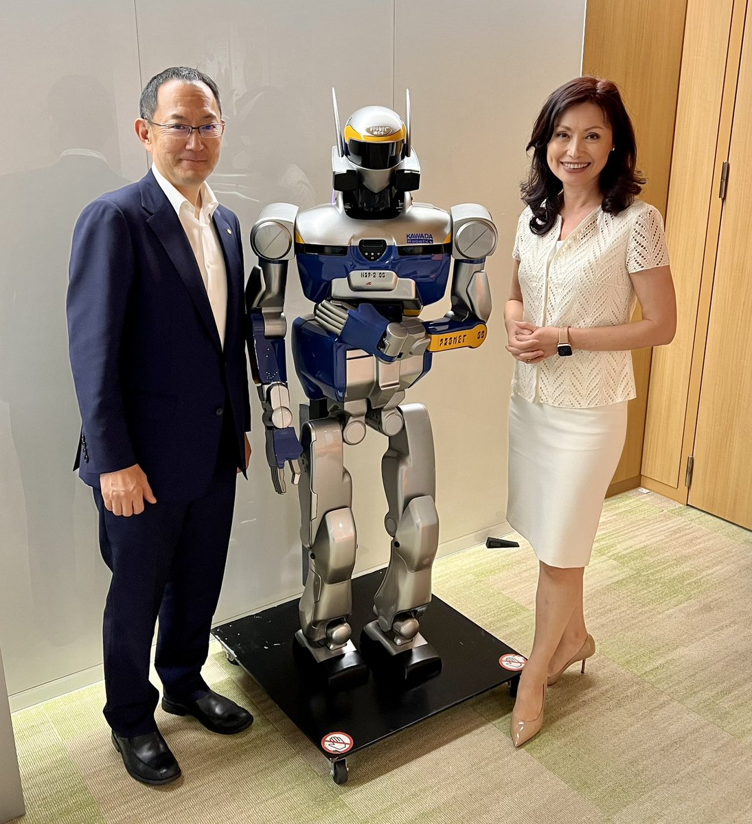 ChristineCNBC's tweet photo. In the 5th part of a special #ManagingAsia digital series, I travel to Japan to talk to Tadahiro Kawada heading up Kawada Technologies &amp; @KawadaRobotics about his vision to design robots to bring about a more inclusive workplace. https://t.co/kgTFa3yOCb https://t.co/NtARaNd56F