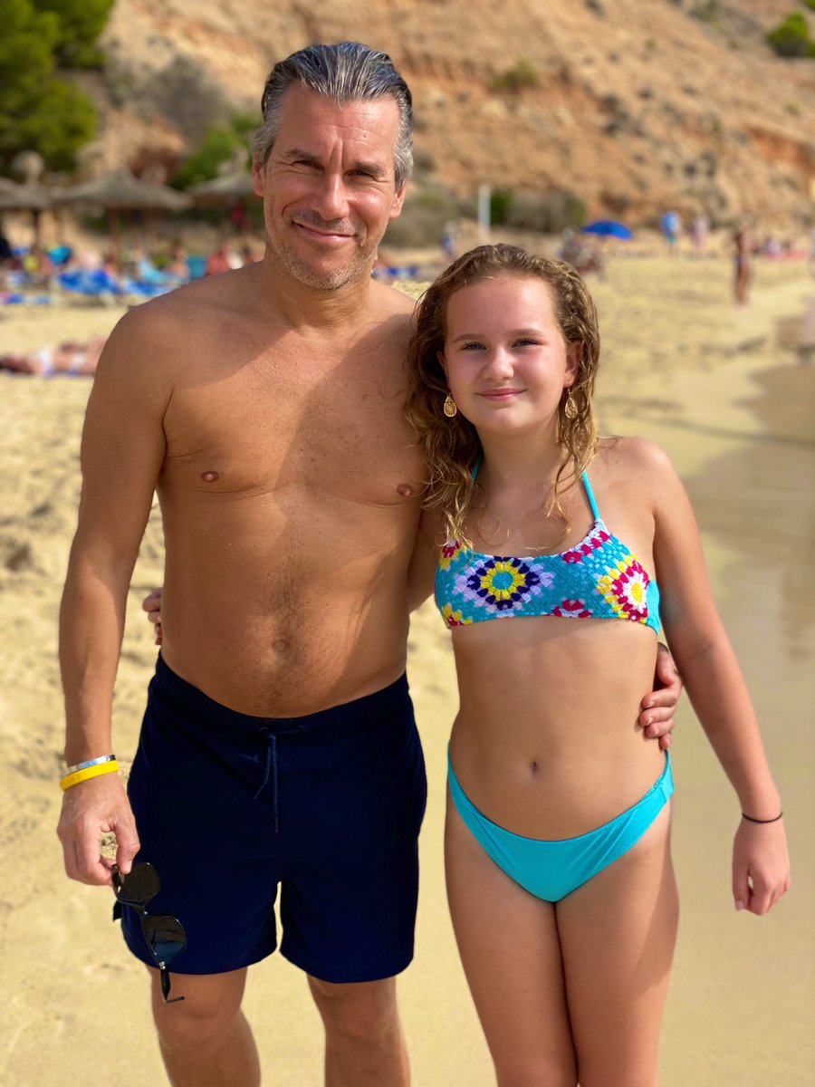 tbwUltraPowers's tweet photo. 𝗕𝗮𝘆𝘄𝗮𝘁𝗰𝗵𝗶𝗻𝗴 at Roxy Beach !!! 

#roxybeach #portals 
#mallorca #spain #baywatch https://t.co/NoBT8BWnCI