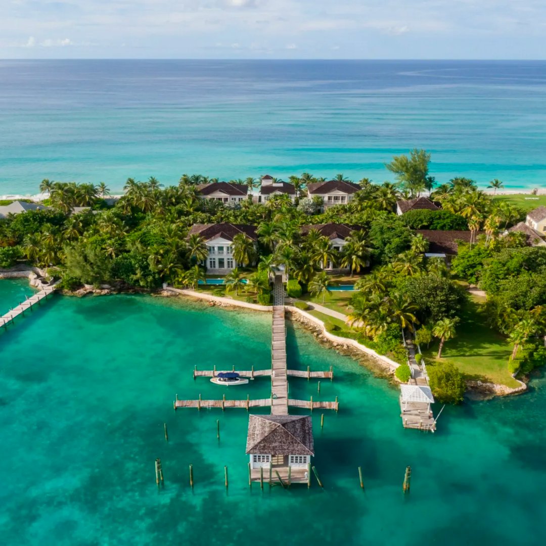 JamesEdition tweet media