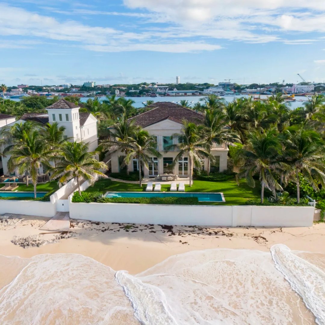 JamesEdition tweet media