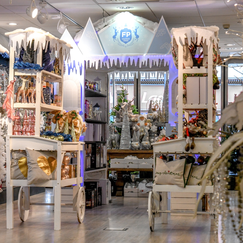 FishpoolsUK's tweet image. Our magical Christmas Kingdom is now open! Step into our festive castle and enter an enchanted land filled with stunning decorations, baubles, home décor and more.

#xmas #holidays #magic #winter #christmasshopping #holiday #gifts #santa #christmastime