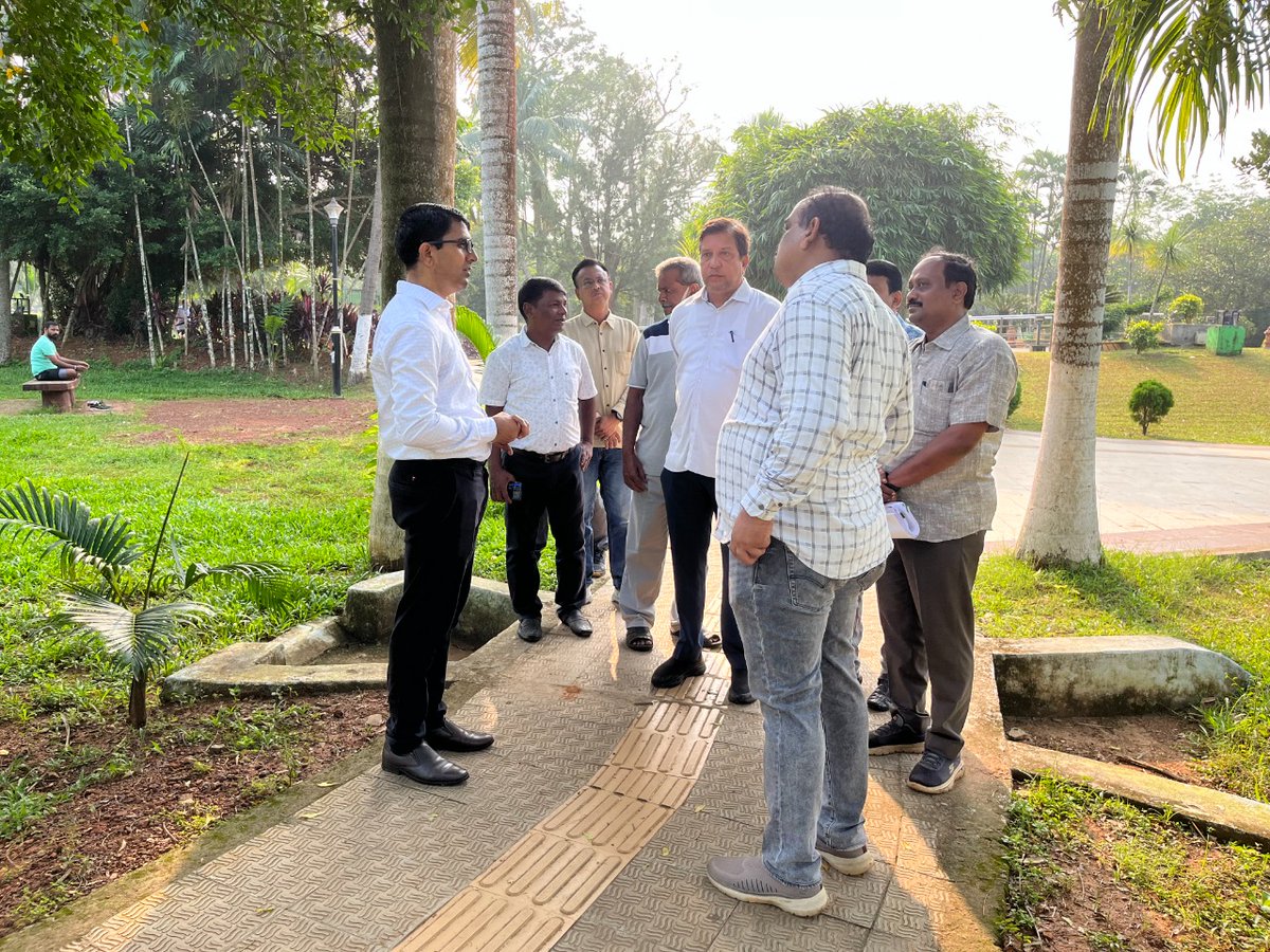 BDA_BBSR's tweet photo. VC BDA today visited various Parks of the city managed by BDA to review the existing condition of elements in the parks, maintenance, execution status for redevelopment.
Biju Patnaik Park, IG Park, KharvelNagar Park, Gopabandhu Nagar Park &amp; Mumtaj Ali Park were visited. https://t.co/brmLvj89Jt