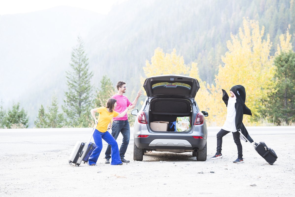 LiveItearth's tweet photo. What would a road trip be without our Live It Earth mascot? We are headed to Vancouver today to speak at the @BCEDL @BCATML and @BCTLA conferences this week…our first challenge…how do you transport an Orca? Follow us on our journey #liveitearth #DLsympOct22 #DLSympOct22 #bcatml https://t.co/Sn03nuwDAp