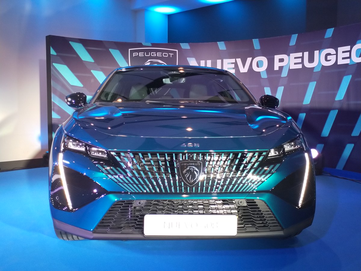 Los había visto en imágenes, pero en directo gusta mucho más. El nuevo <a href="/PeugeotES/">Peugeot España</a> 408 ya se puede reservar on line y las entregas llegarán a principios de enero. Diseño muy personal. Un gasolina, dos híbridos enchufables, y el eléctrico para 2024. El precio, desde 33.355€.