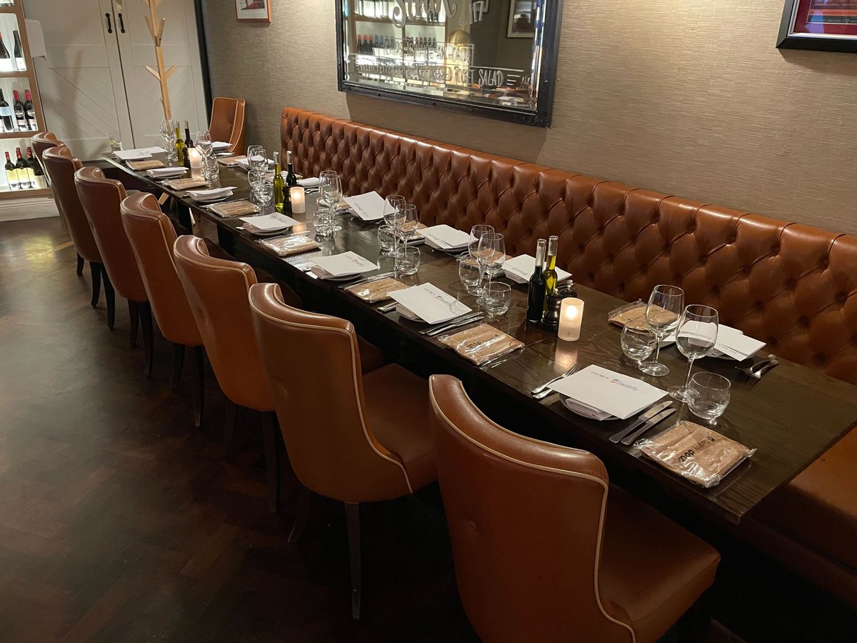 doitint's tweet photo. We had a brilliant time at @SaaStock '22. We hosted an insightful dinner with @Sastrify with conversations between Marc Stolz and Charlie Weijer being a highlight for everyone who attended. Last night, we had a great evening hosting Dutch Drinks at SaaStock to wrap up the event! https://t.co/GBcivUTw8F