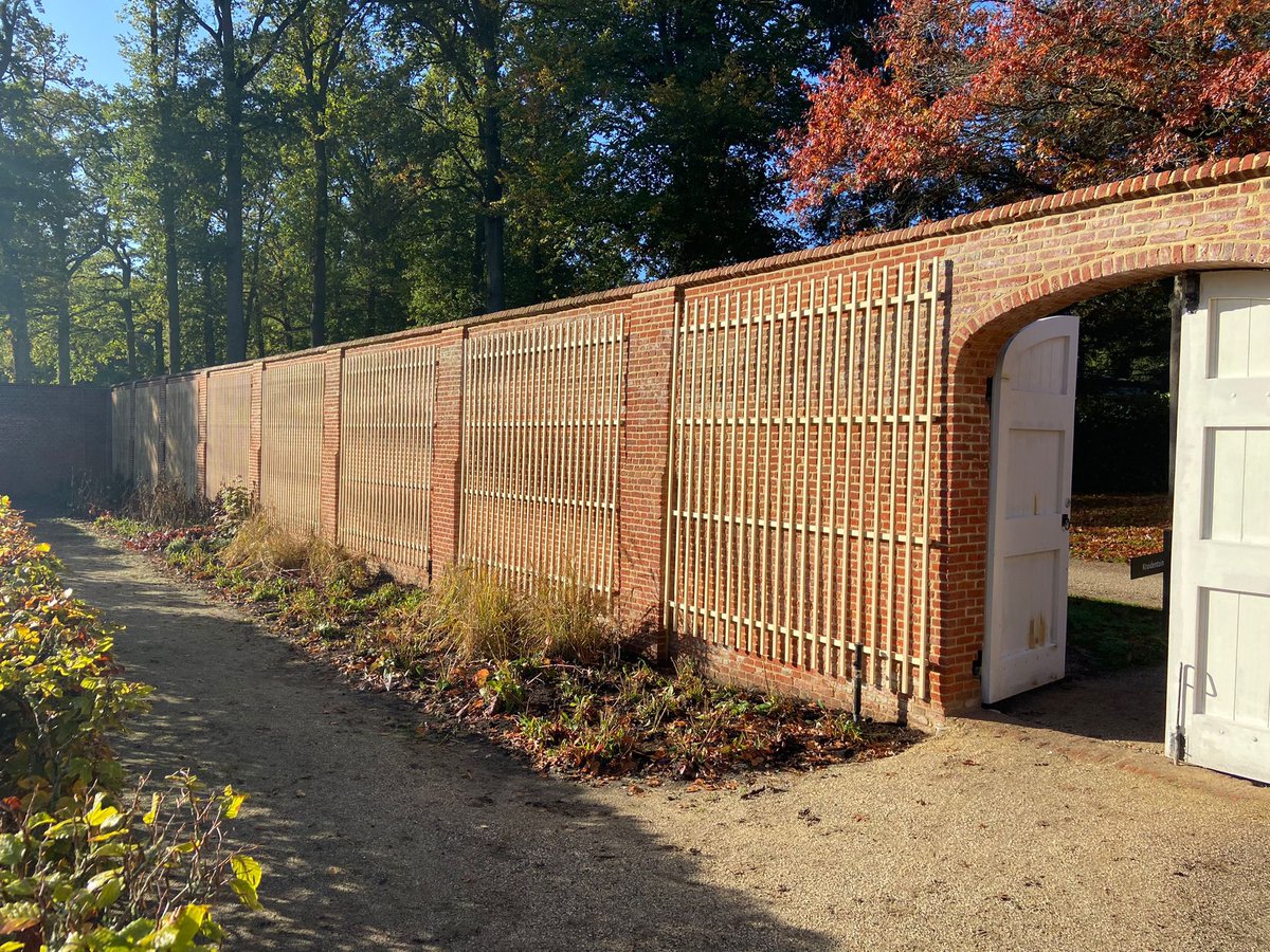 ChristianHermus's tweet photo. De #restauratie van de #rijksmonumentale tuinmuur en rotsbrug op #landgoed #Mattemburgh in #Hoogerheide door @NicodeBont nadert zijn einde. Het is weer een plaatje geworden! De uitvoering is vakkundig begeleid door Restauratiearchitectuur BBM https://t.co/wdLg2iYk2T