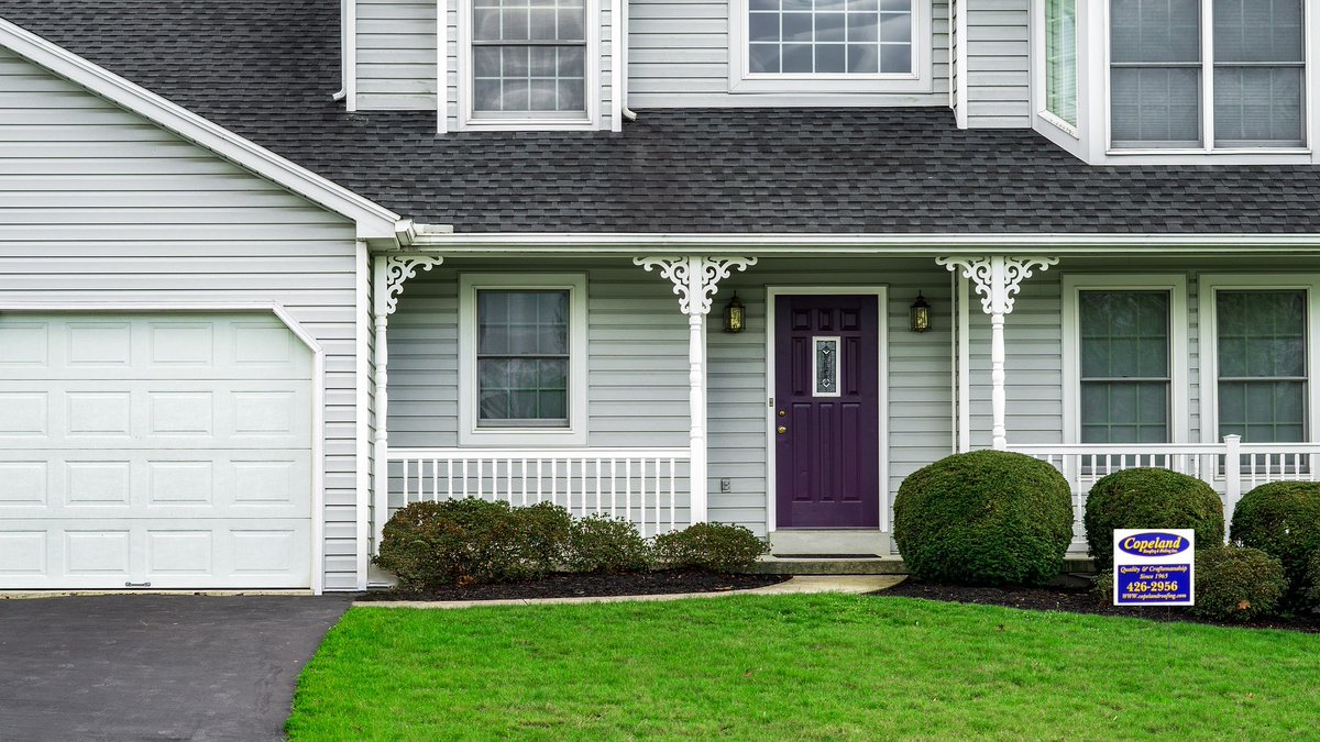 CopelandRoofing's tweet photo. Punch up your home's curb appeal! 💥💥
Copeland can update your roof, gutters, windows, siding, and entry doors for a hefty Return on Investment.

Contact us to get started
📞 937-426-2956
💻 https://t.co/c2C70GHZ5f https://t.co/oYIKYStHDn