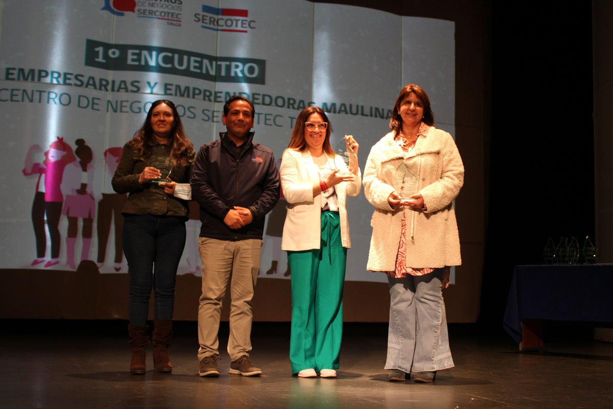 cet_thinkagro's tweet photo. En el 1er encuentro de mujeres empresarias y emprendedoras maulinas organizado por el CDN Talca @SercotecMaule. Nuestra gerente, @PaulaGajardo14 fue distinguida por aporte al empoderamiento femenino En la instancia se relevó su quehacer desde #Thinkagro
Merecido reconocimiento! https://t.co/7FHVvXuPdf