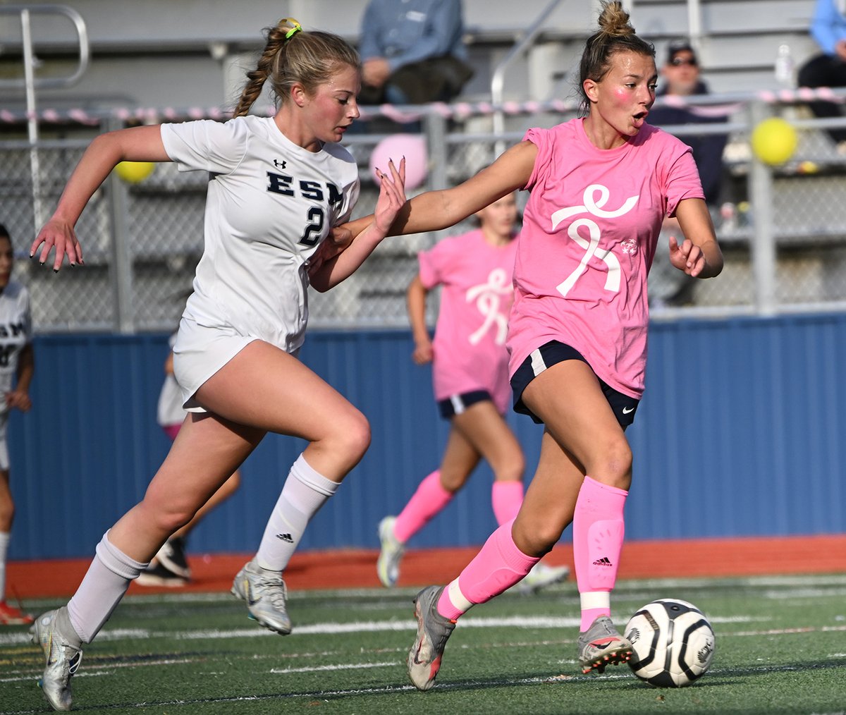 TU4Community's tweet photo. SWR #KicksforKylie Making Monday’s match at Thomas Cutinella Memorial Field in Shoreham more meaningful was the fact that it was played in conjunction with a fundraiser for Kylie Knight, a 3-year-old who was diagnosed with cancer. 
https://t.co/t1lKZIgTKQ https://t.co/0QOzBJRkfN