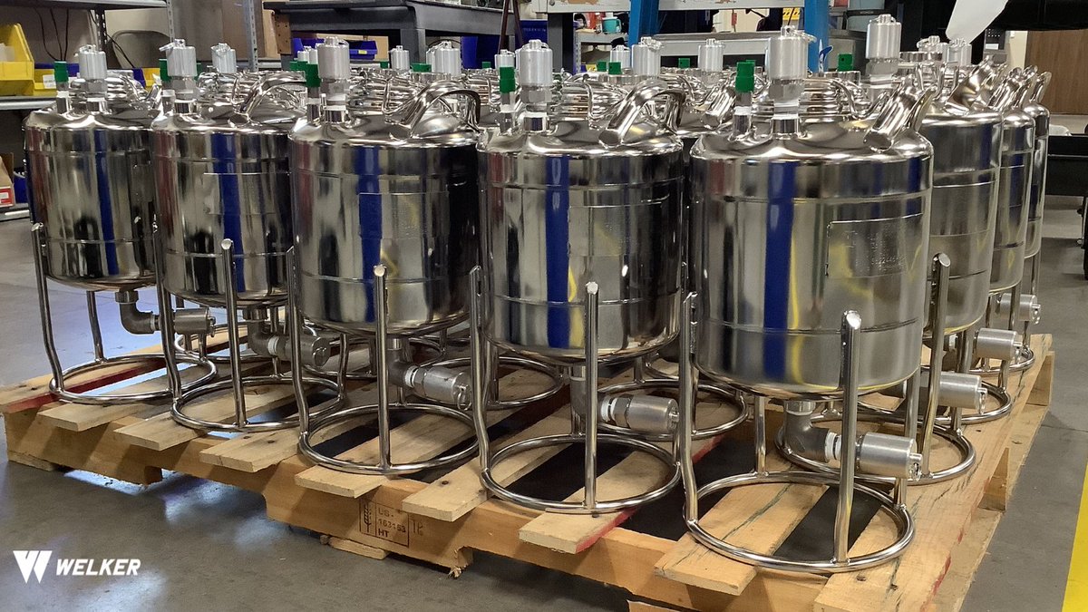 WelkerInc's tweet photo. Rise and ✨ Shine ✨

The ProSlick™ finish of these TCC Optimum™ Transportable #CrudeOil Containers dazzles the eyes &amp; optimizes sample quality. 

These 56 units went to #WelkerPartner @ProconSystems.

Learn more https://t.co/XCXHDl3xjb

#Welker #WhatsShippingWednesday🚛 https://t.co/rz1Sac1DVs
