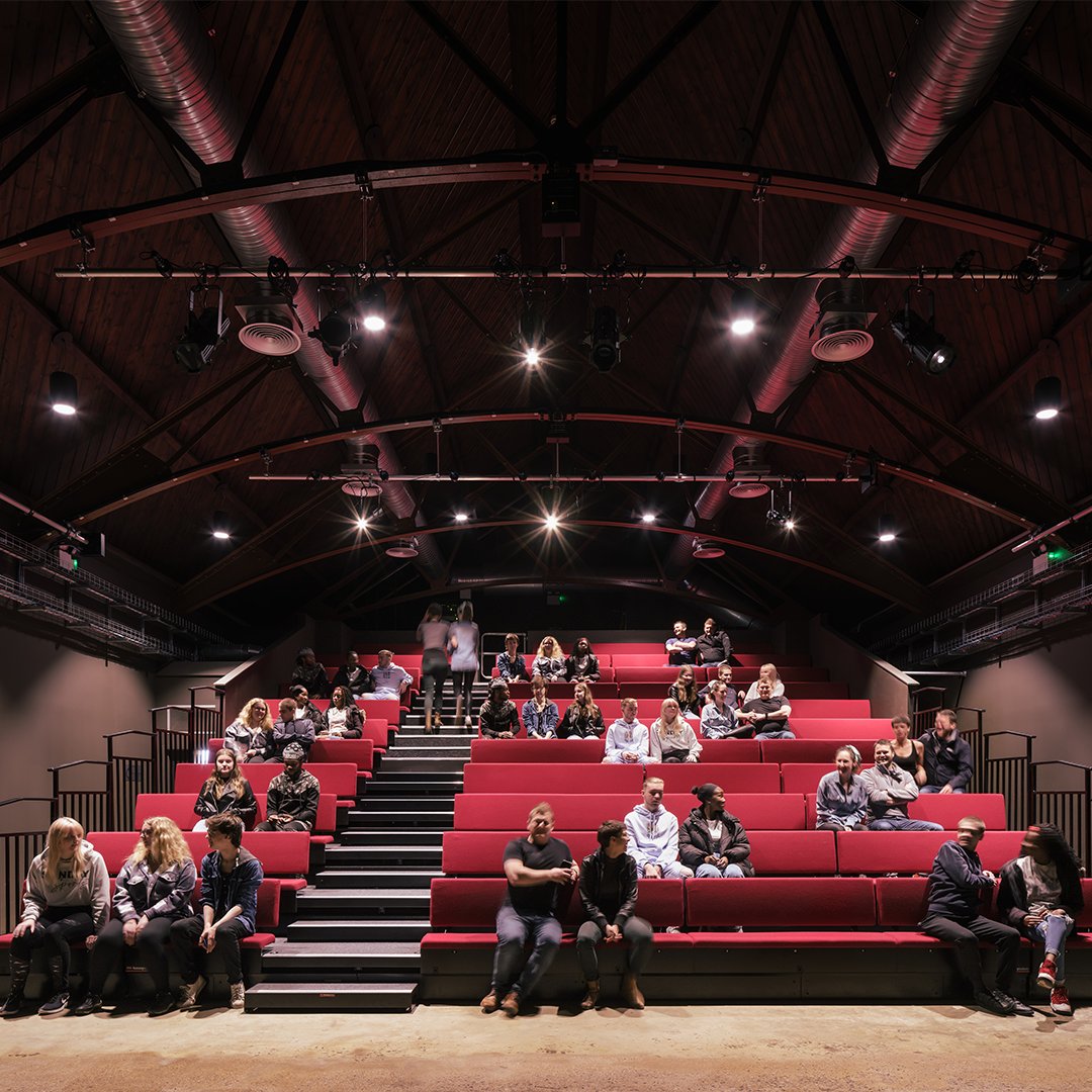 ReadingRep's tweet photo. ACCESS PERFORMANCES!

On October 25, we have our relaxed performance of Jekyll  &amp; Hyde; this performance will focus on accessibility around neurodiversity. There will be no strobe or harsh lighting and no loud or sudden audio with distanced seating. 

🎟️  https://t.co/PYvlGCnJJf https://t.co/QMq8X6SVym