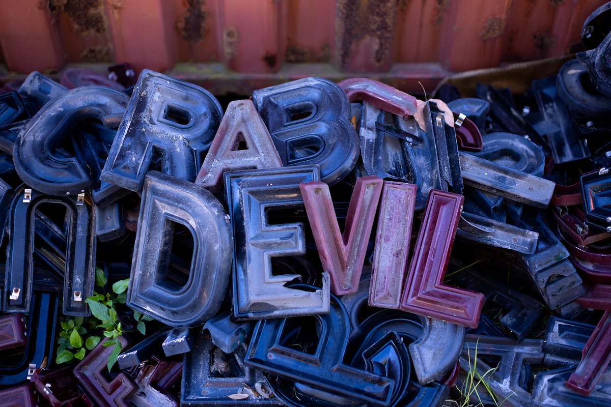 We have opened up our next round of #seedfunding to accredited #investors! 🎨

Are you looking to get involved in the burgeoning art and entertainment industry in #Tampa? This is for you! Contact us today. ➡️ info@crabdevil.com

Read More! ⤵️
crabdevil.com/2022/09/26/see…