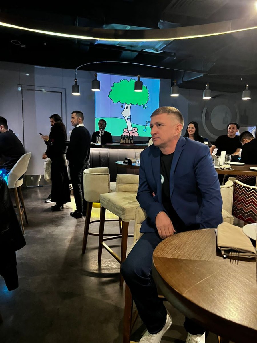 SiversaX's tweet photo. 🧵
At the party, the founder of the #NFT project SíversaX 🌳 held an exclusive auction where one character from our collection was sold.
 We'll tell you the details later 👀
#NFTCollection #NFTsales
#NFTMint #NFTGiveaway #NFTProject https://t.co/HagW4YJ49x