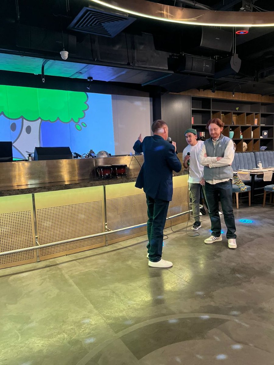 SiversaX's tweet photo. 🧵
At the party, the founder of the #NFT project SíversaX 🌳 held an exclusive auction where one character from our collection was sold.
 We'll tell you the details later 👀
#NFTCollection #NFTsales
#NFTMint #NFTGiveaway #NFTProject https://t.co/HagW4YJ49x