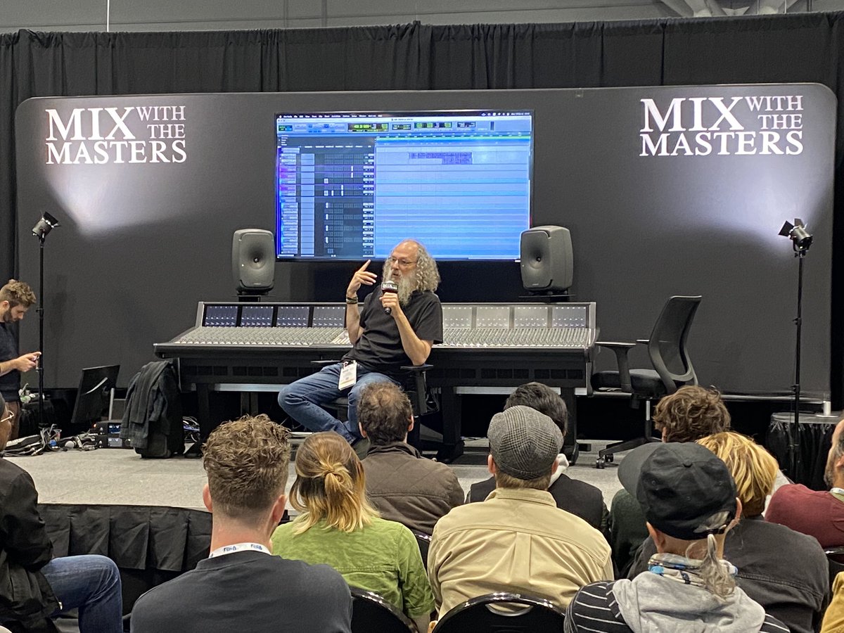 Mix_Magazine's tweet photo. At AES 2022, legendary engineer Andrew Scheps has drives hanging on his every word at the Mix with the Masters booth.
#andrewscheps #engineer #recording #proaudio #aes #aes2022 https://t.co/8X9QuY2YTp
