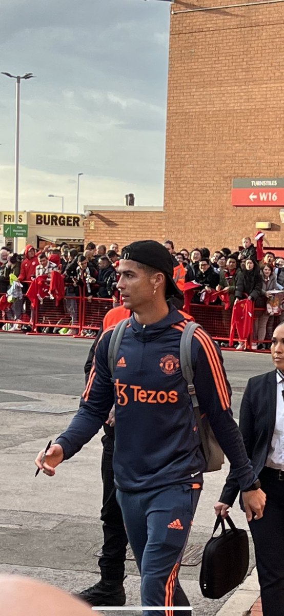 82aiden's tweet image. Buzzing for his 1st @ManUtd game