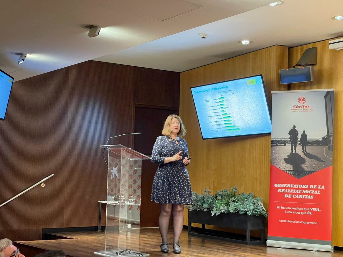 👥Hem assistit a la presentació de l'informe "#FamíliesFràgils: famílies, infàncies i adolescents en situació de vulnerabilitat" elaborat per <a href="/caritasbcn/">Càritas Barcelona</a> i <a href="/_FOESSA/">Fundación FOESSA</a>. 

@Gabyjorque ha parlat d'una "transmissió intergeneracional de la pobresa" que posa en qüestió el sistema actual.