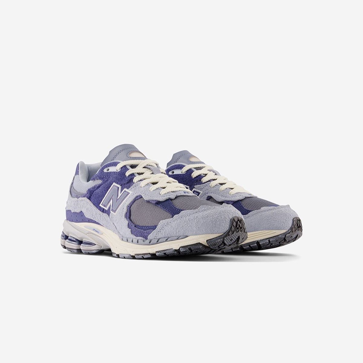 newbalancemena's tweet photo. The 2002R Protection Pack Re-released in two colorways. Coming October 20th at The Avenues. 

First come, first served. https://t.co/rVmbcQHeKb