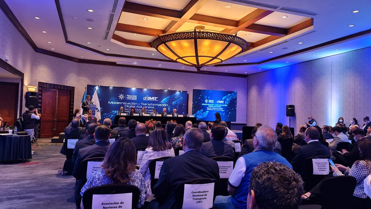 InfoCatransca's tweet photo. #CATRANSCA junto con entidades del sector privado firma el Convenio de Entendimiento Publico Privado con @SATGT en temas Aduaneros, con el cual se buscan acciones conjuntas público-privadas en beneficio de la facilitación del comercio. https://t.co/t0FfJZq8Ze