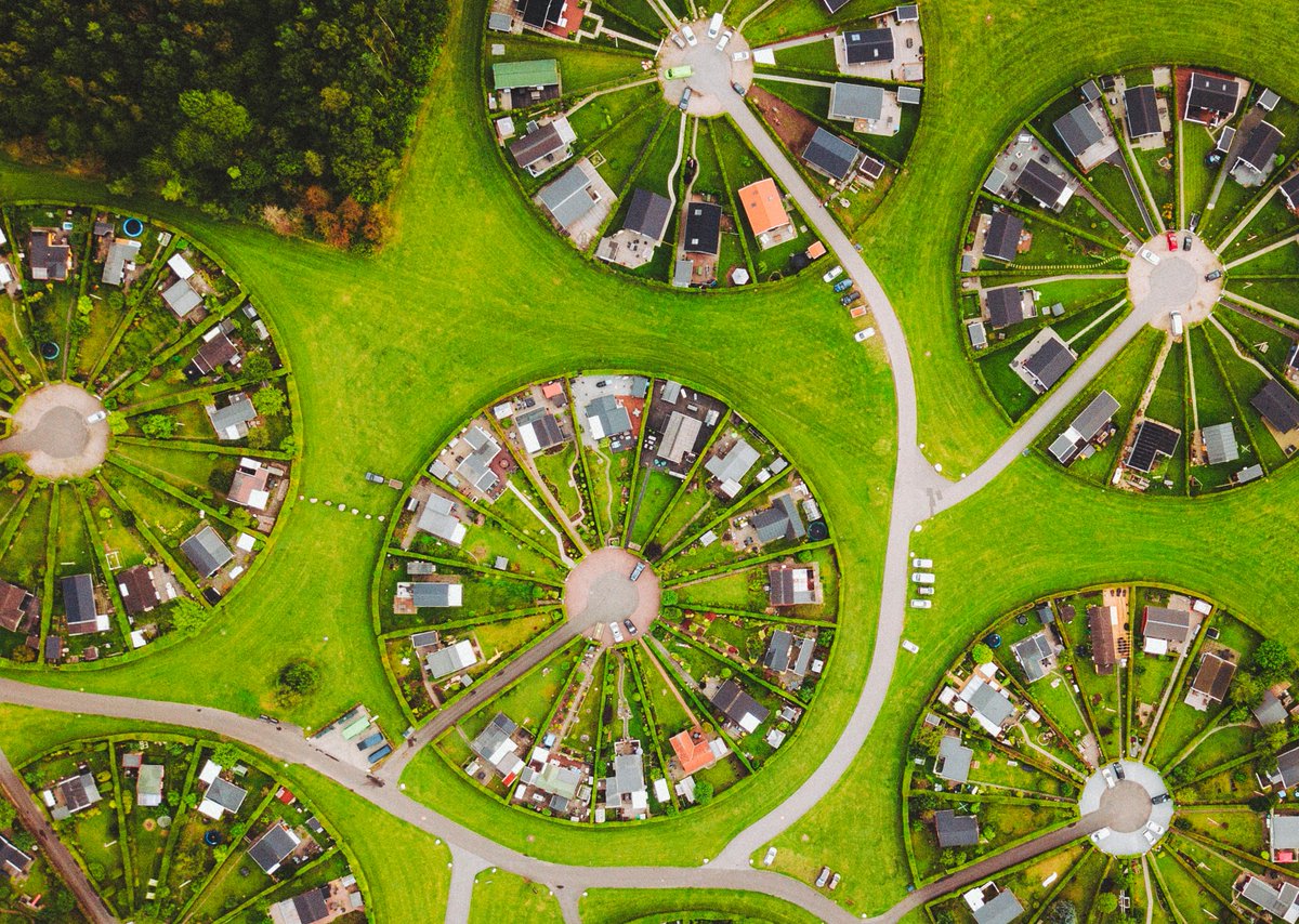 Global Head of ESG Markets Capital Strategy Mona Naqvi moderated the keynote panel at #RICanada22 to explore the question "Can ESG investing in its current guise change the world?" Learn more about navigating the transition to a #sustainable future. ow.ly/o4nj50LfzZO