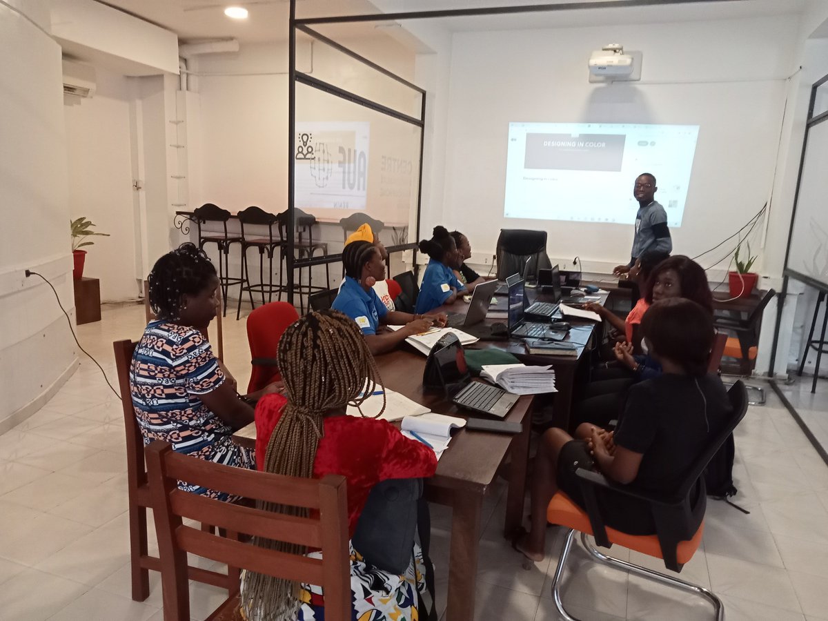 lEnvolBj's tweet photo. #digitalwomenheroes #lenvol #GDSCUAC #enabel #google #numerique #entrepreunariatnumerique #entrepreunariatfeminin #wasexo #digital #skills #waseho https://t.co/GjJ8v06xVj
