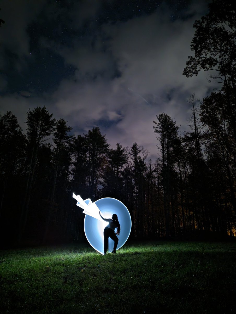photoshopCAFE's tweet photo. Lightpainting with a #pixel7pro phone. #TeamPixelSummit #CampPixel #giftfromgoogle @GooglePixel_US #teampixel #ad https://t.co/U7qDXBynb6