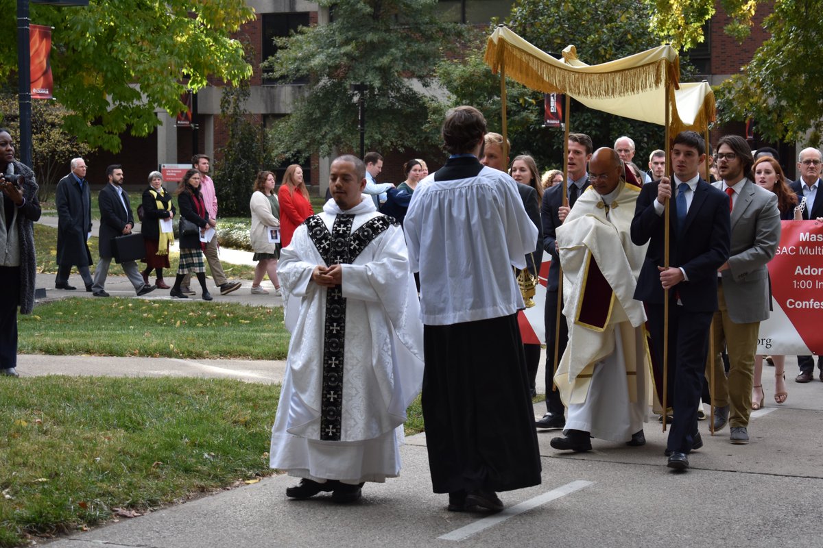 ArchbishopFabre's tweet photo. Thank you to UofL Catholic Campus Ministry and everyone who joined us for Mass and the blessing of the new Blessed Sacrament Chapel on campus. https://t.co/3LGYSaIezF