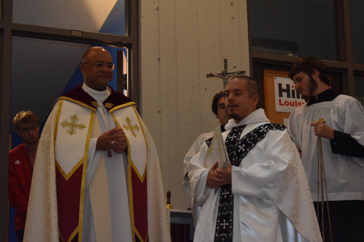 ArchbishopFabre's tweet photo. Thank you to UofL Catholic Campus Ministry and everyone who joined us for Mass and the blessing of the new Blessed Sacrament Chapel on campus. https://t.co/3LGYSaIezF