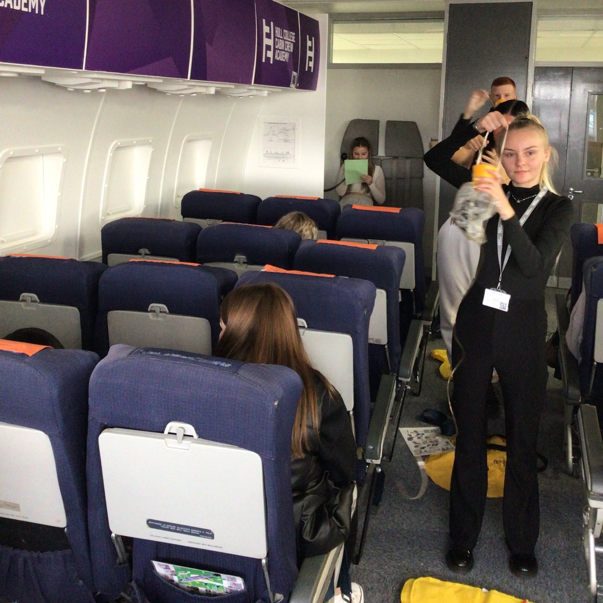 hullcollegegrp's tweet photo. 𝗗𝗜𝗗 𝗬𝗢𝗨 𝗞𝗡𝗢𝗪…
If you study Cabin Crew at Hull College, you will have access to our replica air cabin as part of your course. Find out more 👉 https://t.co/UE9tHeSCrS
📸 Here's our current group in today's lesson...
#CollegesWeek2022 #LoveOurColleges @AoC_info https://t.co/Mhnk4iIHsu