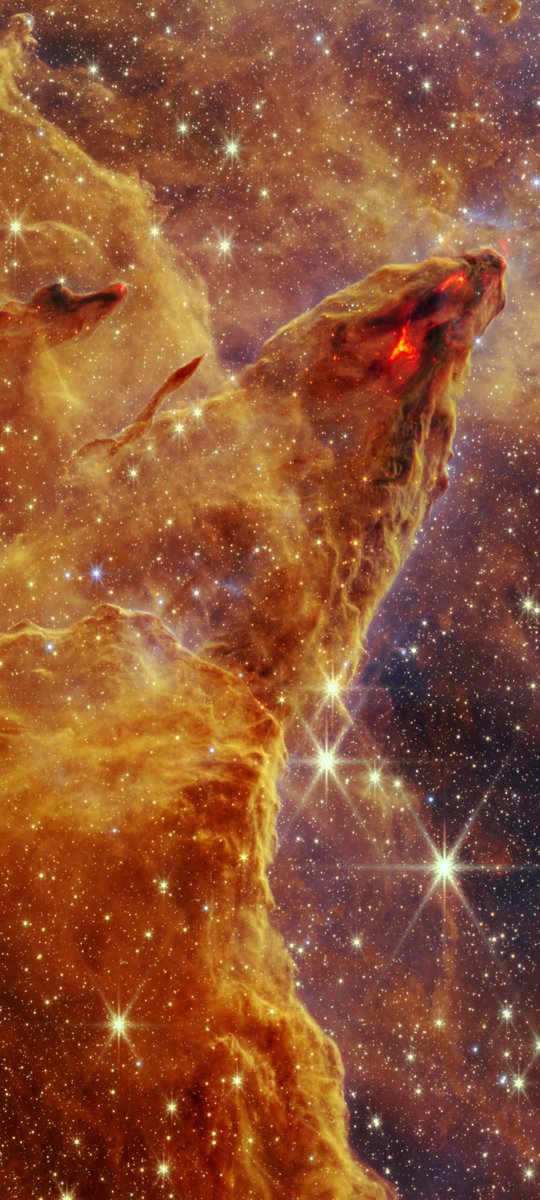 EricLagadec's tweet photo. Ce zoom a haute résolution est impressionnant. En rouge le gaz chauffé par des étoiles qui naissent! On dirait un monstre sorti d'un film de science-fiction ! https://t.co/PhJ7EKGEte
