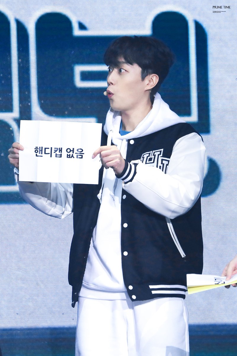 PT_DJ74's tweet photo. 221015 하이라이트 팬콘

ㅇ0ㅇ 핸디캠 없음 !!!!!!

#하이라이트 #윤두준 https://t.co/eKye8Ghgyx