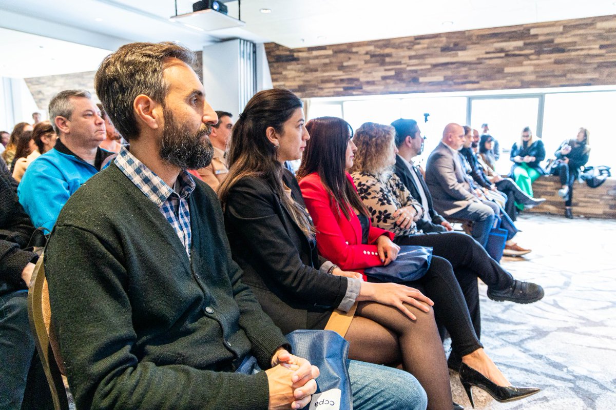 alejandraman_ok's tweet photo. COMENZÓ EL  I CONGRESO CIENTÍFICO PROVINCIAL SOBRE #ANTÁRTIDA
• Contamos con la participación de distintas instituciones científicas y educativas. 

🗓️19, 20 y 21 de octubre 

📍Hotel #Arakur I #Ushuaia (presencial)

📍Virtual (auditorio) https://t.co/lFDzxjDsRZ https://t.co/B60BKGJeXm