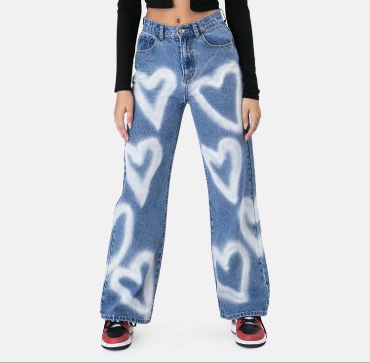 SourpuffShop's tweet photo. Not to be biased or anything but we are absolutely LIVING for Hyunjin from Stray Kids fit 😍. Heart Burst Jeans available on our website with limited stock! 🫶💕 #Case143 https://t.co/EAU0MjS6IC