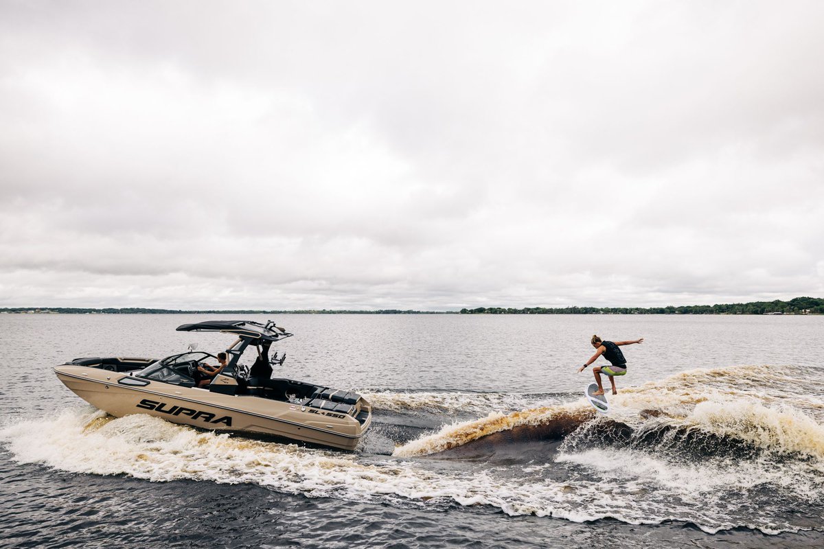 Wake Wednesday! 🌊 
Check out what Supra has in store for 2023 supraboats.com/new/