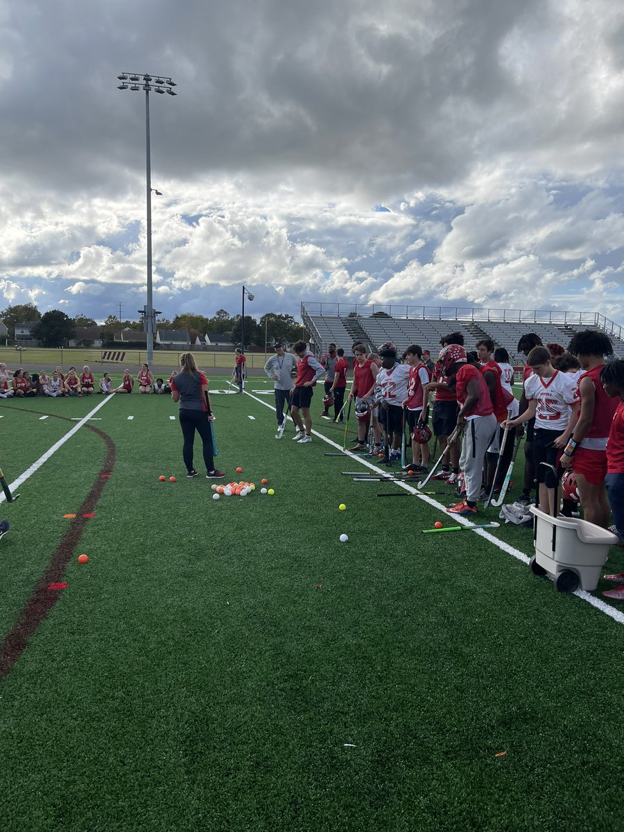 VBSalemFootball's tweet photo. Our guys figured out quick that it’s not easy to score a goal in field hockey! Thank you for this humbling experience and support our field hockey team today for their senior night!! 👹🏈🏑 https://t.co/QLe0pfwZix