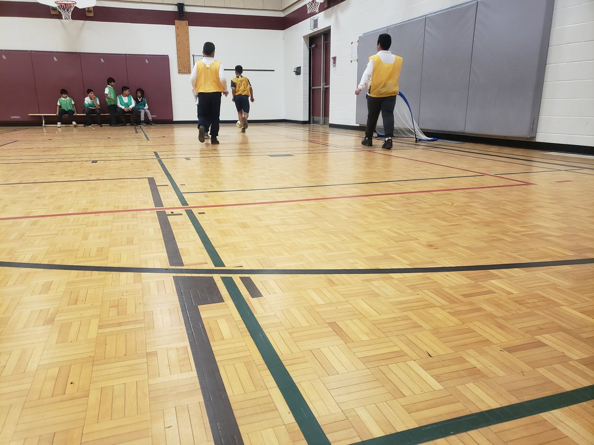 teachlearn4life's tweet photo. Future #CMNT @CanadaSoccerEN team members? You never know.⚽️🥅🚀 @MilitaryTrailPS intramural house leagues are getting started. @HPE_TDSB @RTBIntramurals @opheacanada https://t.co/UIJHNFxelx