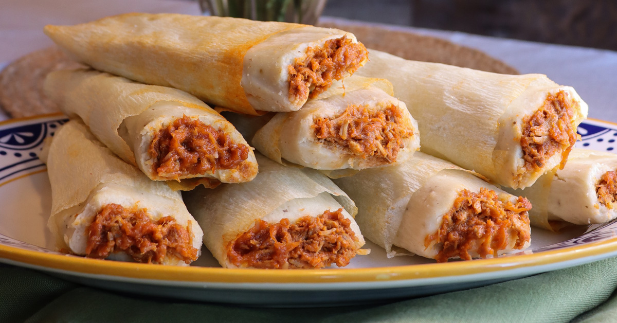 Ready in minutes and just like Grandma used to make. When the family’s hungry, put tamales on the table. 🫔🫔🫔
#DelRealFoods #Tamales

bit.ly/3pnIqbr